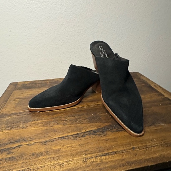 Coconuts by Matisse Black and Brown Mules Sleek Minimalist Design - Picture 2 of 3